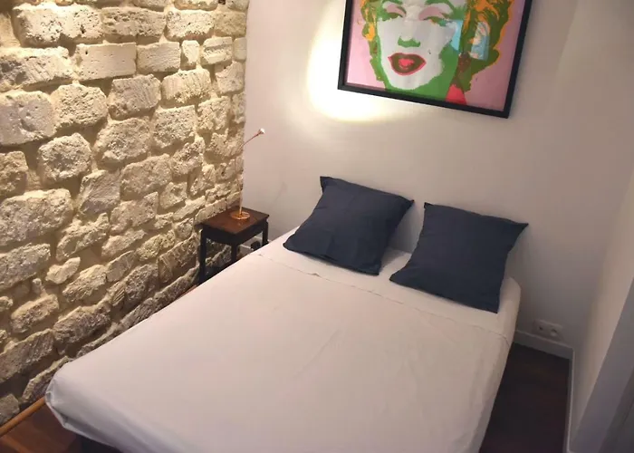 Romantic Tiny House Inside Montmartre Apartment